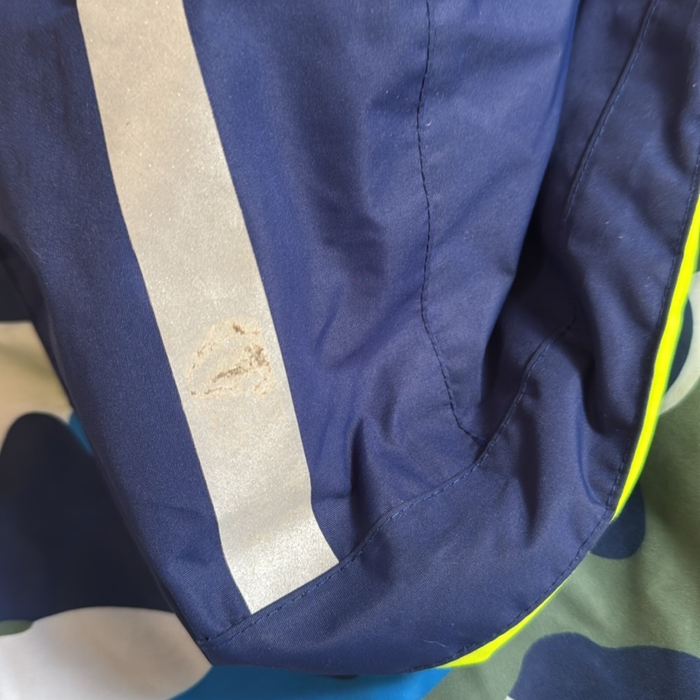 Boden waterproof Hooded Jacket - Picture 10 of 11